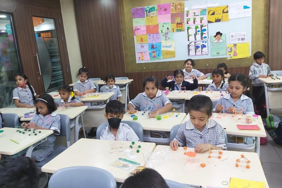 we-do-with-play-dough-juhu-parle-education-society